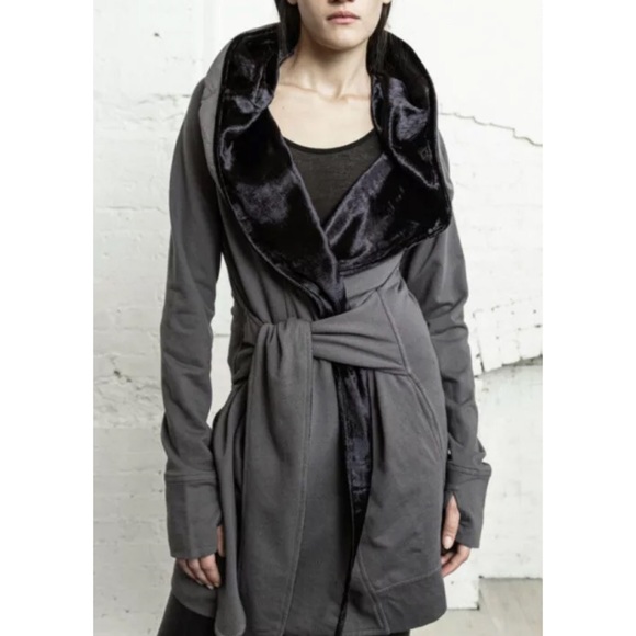 Nicholas K x Free People Sils Med Gray Black Velvet Hooded Wrap Cardigan Jacket - Picture 2 of 10